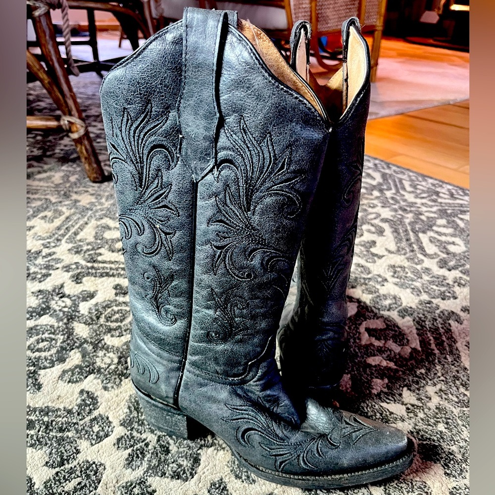 Circle G black leather cowgirl boots